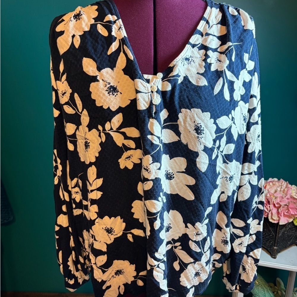 Floral Women's Top - Black and White